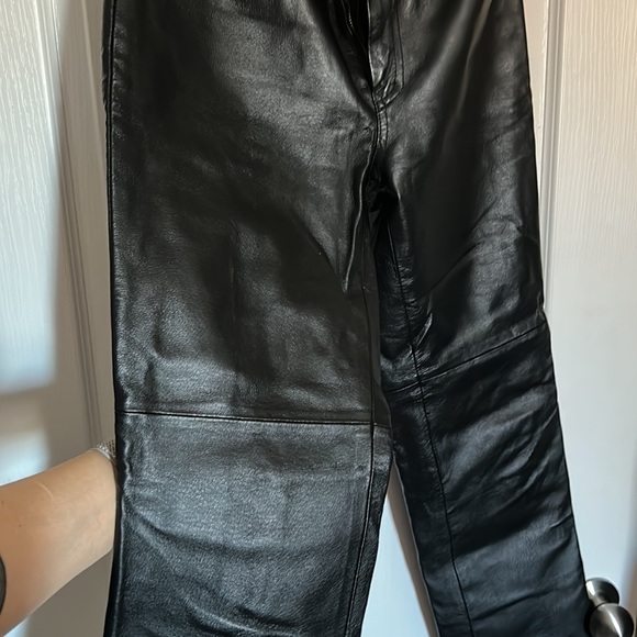 Newport News Jeanology Genuine Black Leather Pants (lined + pockets) Size 8P - Picture 4 of 4